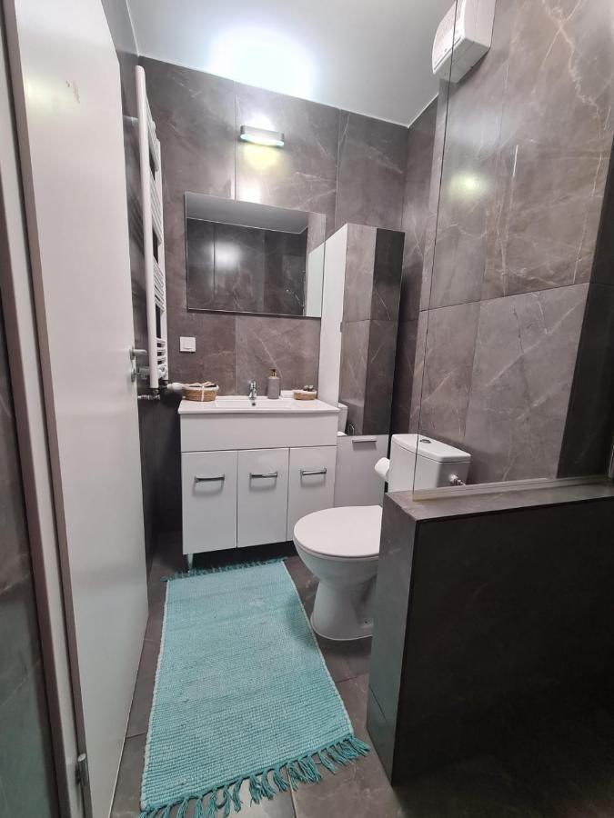 Christopher Apartment Орадя Екстер'єр фото