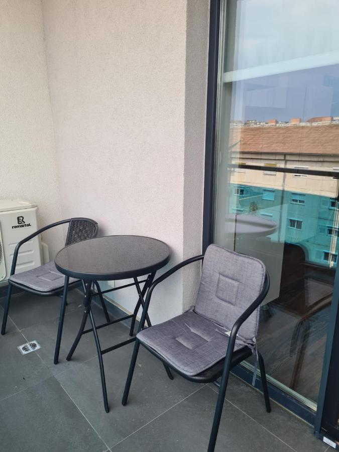Christopher Apartment Орадя Екстер'єр фото