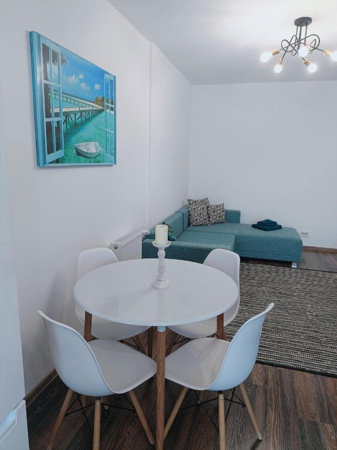 Christopher Apartment Орадя Екстер'єр фото